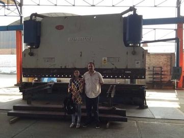 Yüksek Mast Kalınlığı 16mm Hidrolik Pres Makinesi CNC Abkant Pres, Sütunlar Arası 2600mm Mesafe