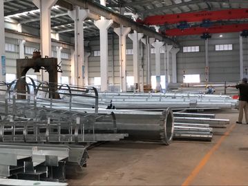 Yüksek mast kalınlığı Q345 CNC baskı frenleri ve sütunlar arasındaki mesafe 2600 mm'dir.